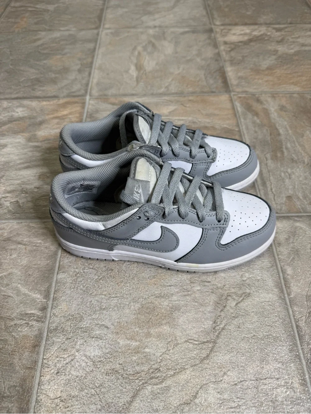 Nike Dunk Lows White Smoke Grey PS Shoe Size 2Y Gray FB9109-123 Preowned